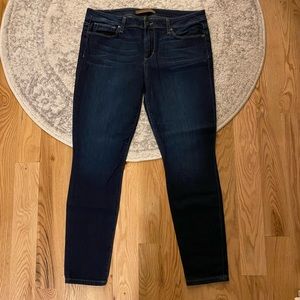Size 32 Joe’s Jeans Med Wash/Rise